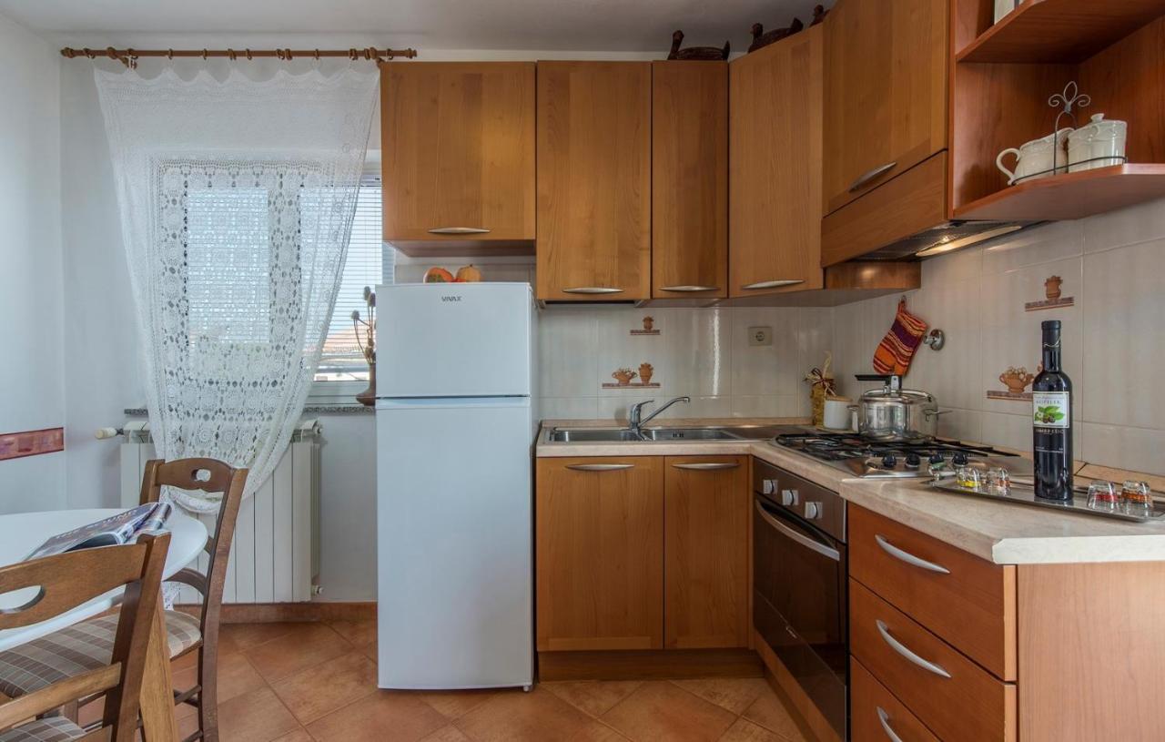 Apartment Complex Orzan Lovrecica Экстерьер фото